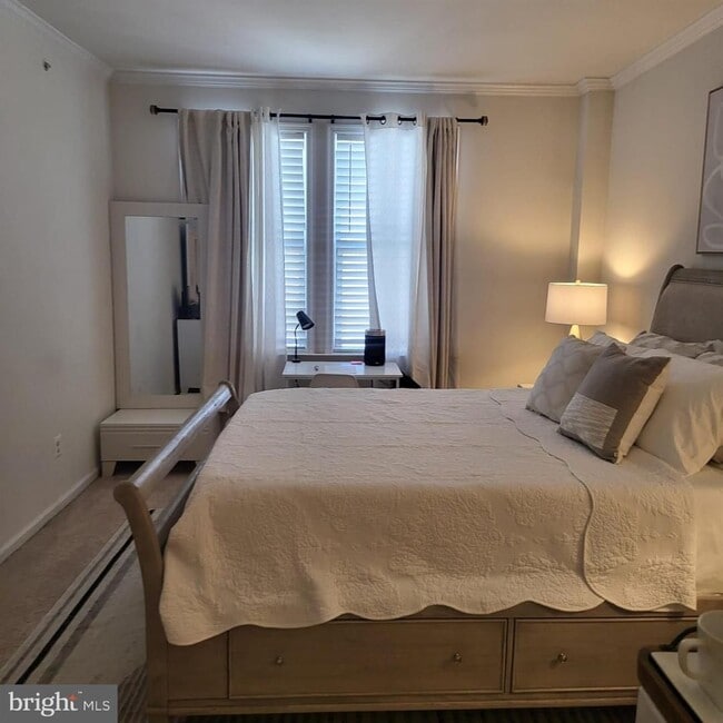 Building Photo - Welcome to your new home in the heart of Loudon County, VA!