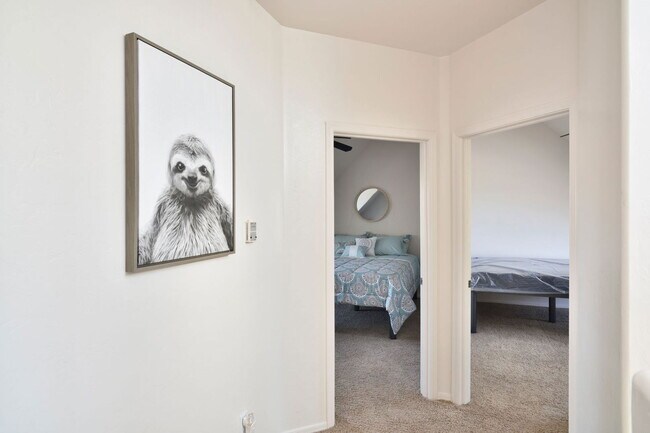 Building Photo - 2342 N 6th Ave