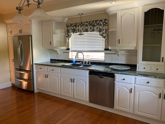 Building Photo - Downtown Auburn Charmer