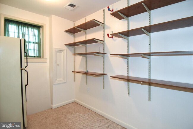 Building Photo - 2304 Hunters Square Ct