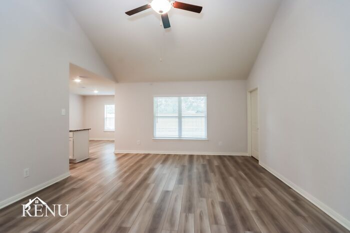 Building Photo - 10414 Sweetwater Creek Dr