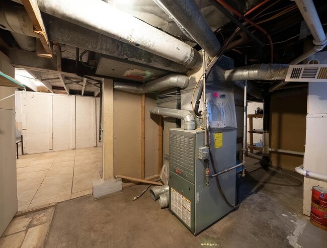 Building Photo - 411 Voorhis St