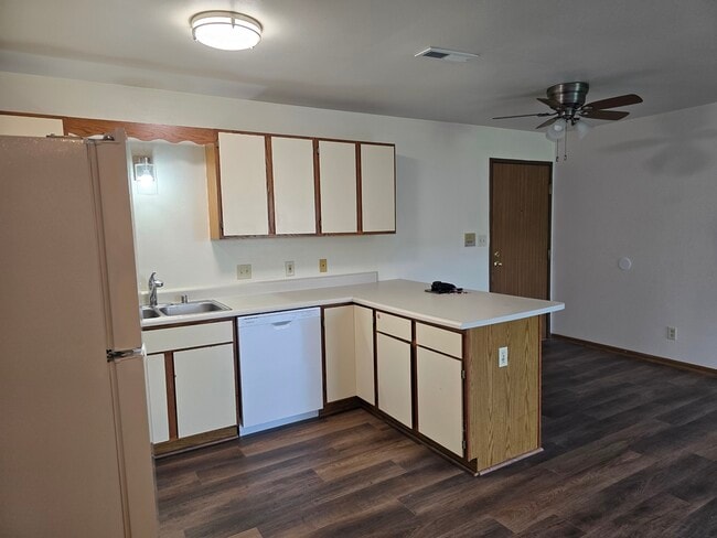 Building Photo - Riverbend Apts