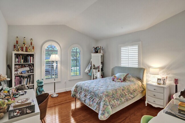 Building Photo - 1534 Palancia Ave