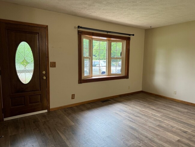 Building Photo - Available May 29th, 2026!