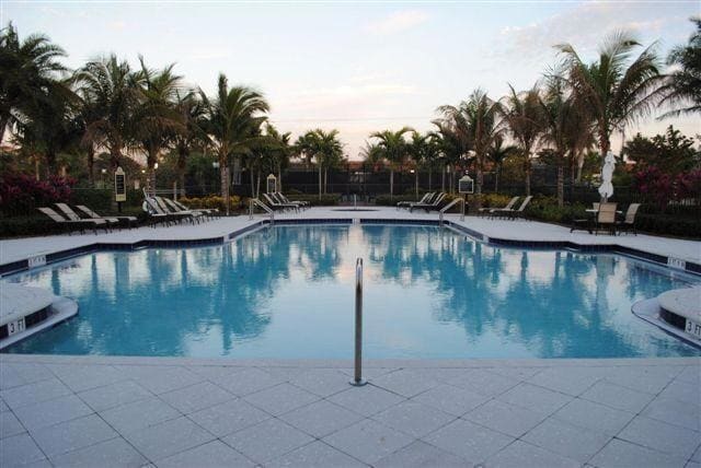 Building Photo - 4903 Midtown Ln