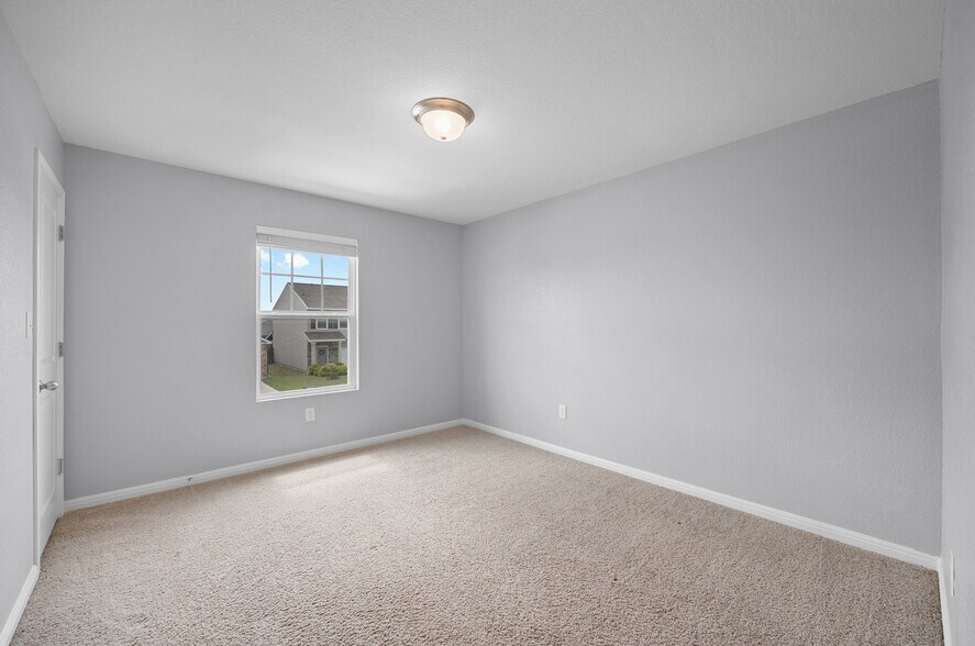 Building Photo - 320 Bell Rings Dr