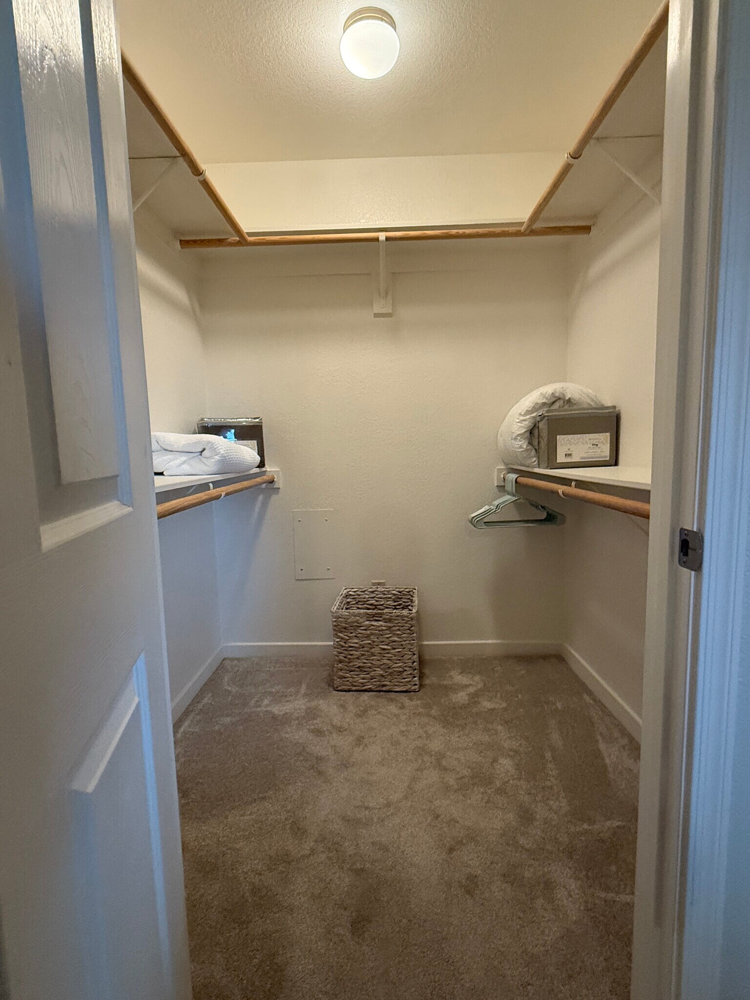 Walki-in Closet, 1 of 2 - 12212 N Paradise Village Pky S