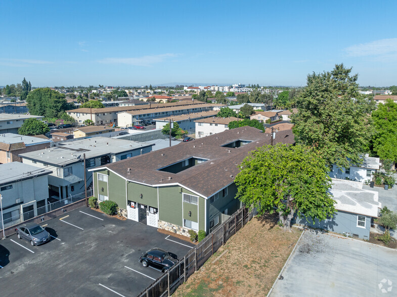 Building Photo - La Paloma