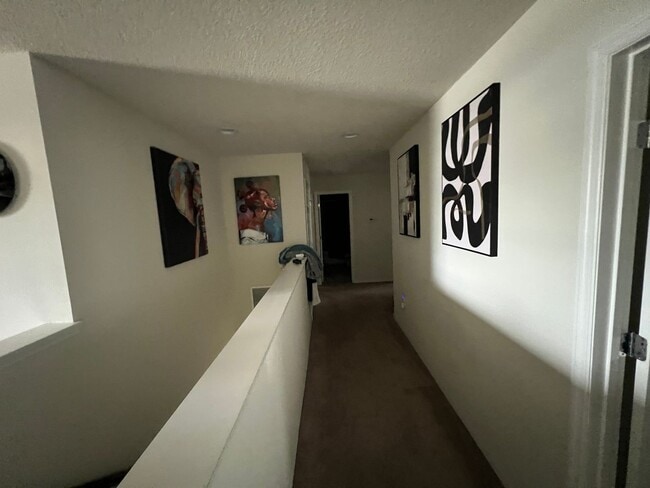 Building Photo - INCREDIBLE DEAL: 5-BR Corner Lot Home in Crown Pointe Cove – Spacious & Bright!
