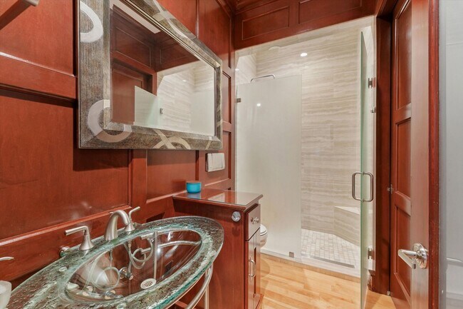 Building Photo - Refined Elegance Meets Modern Innovation i...