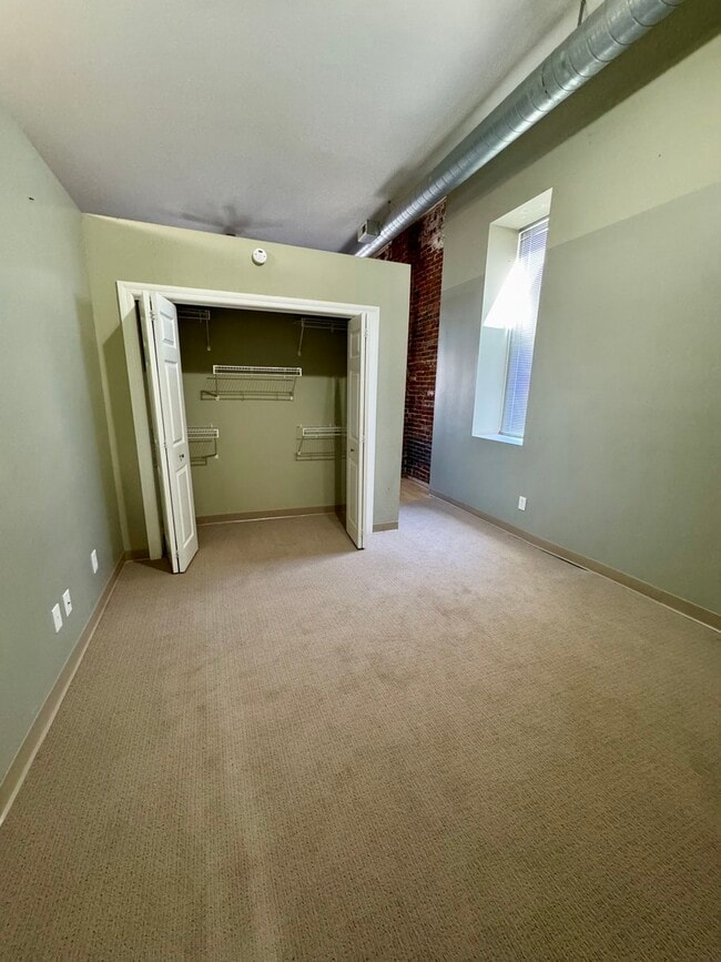 Building Photo - 1809 2nd Ave