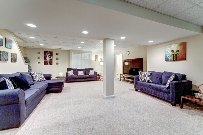 Lower Level can easily work as in-law suite! - 10108 Donegal Ct