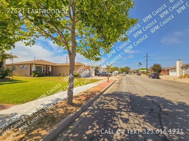 Building Photo - 22621 Eastwood St