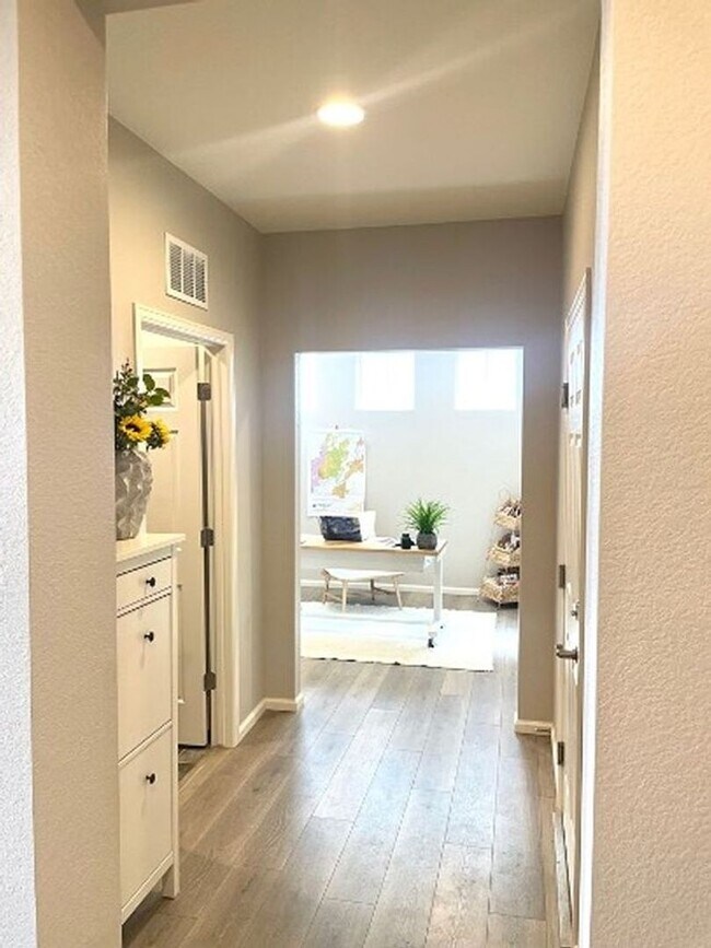 Building Photo - Stunning Ranch Style home for rent in Sout...