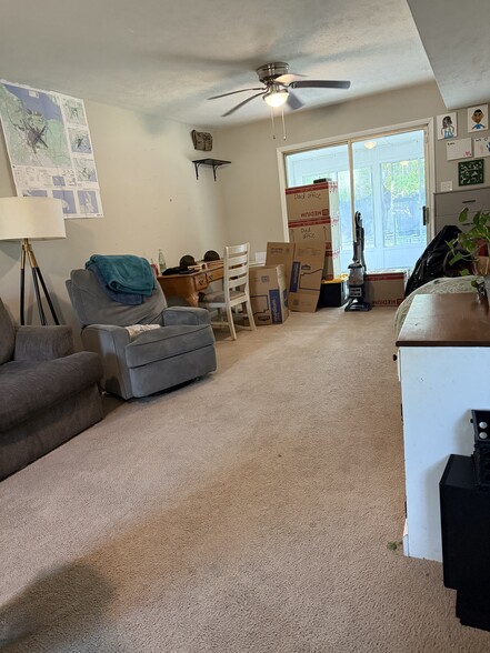 Building Photo - 747 Goodyear Dr