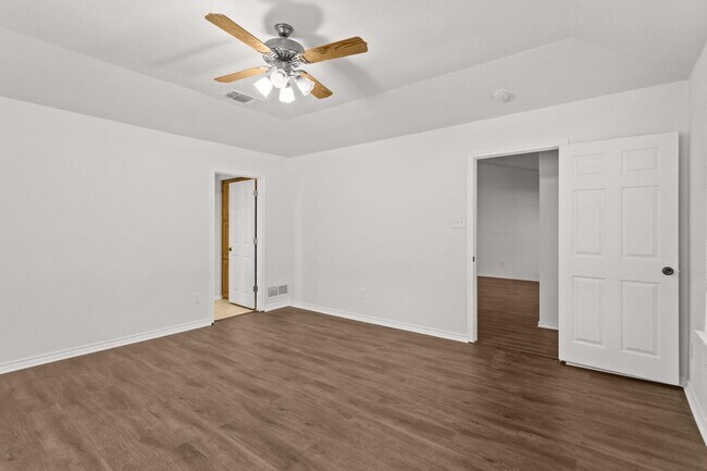 Building Photo - 6505 Towne Park Dr