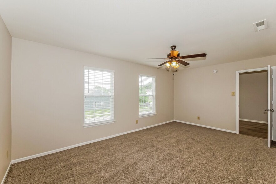 Building Photo - 10646 Pavilion Dr
