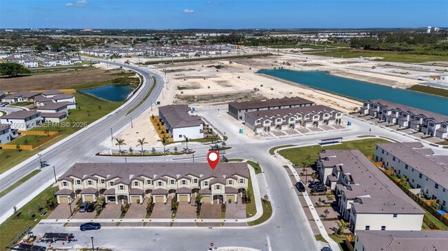 Building Photo - 2425 SE 28th Dr