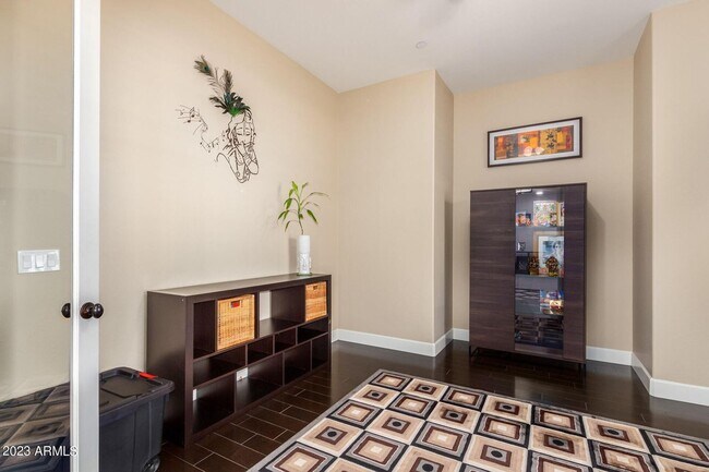 Building Photo - Gorgeous 5 bed 4.5 bath single level home in Scottsdale