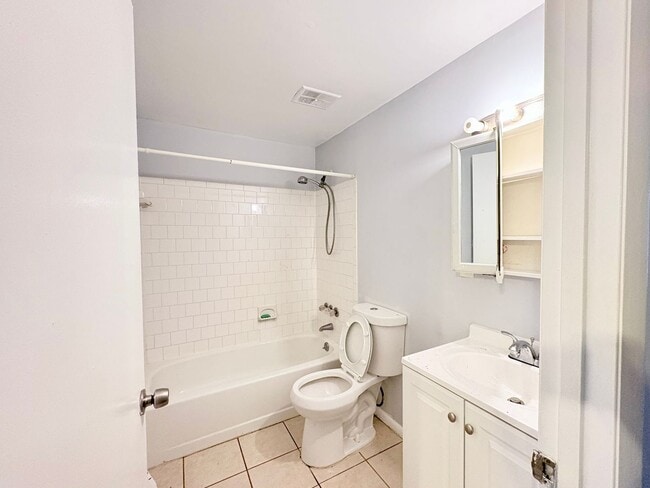 Building Photo - Beautifully Renovated 2-Bedroom Home in Baltimore, MD!