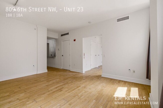Building Photo - 809 6th St NW