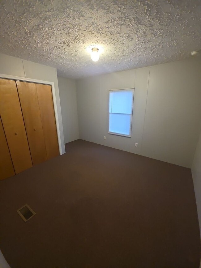 Building Photo - 2-Bedroom, 2-Bath Mobile Home with Front and Back Porches in Sparta