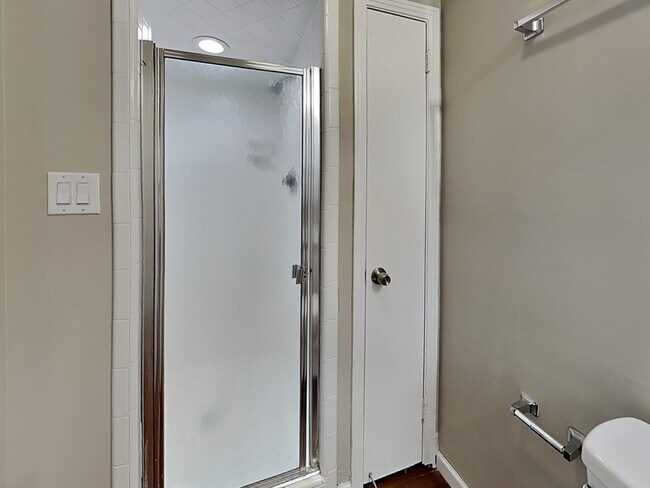 Building Photo - 1431 Lantana Dr