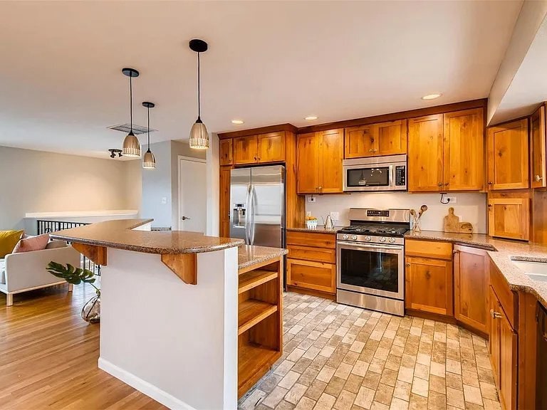 Building Photo - 1403 Lefthand Dr