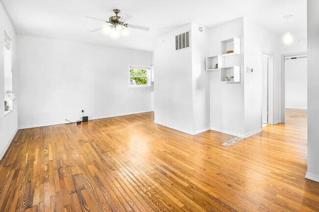 Building Photo - 1337 W Flournoy St