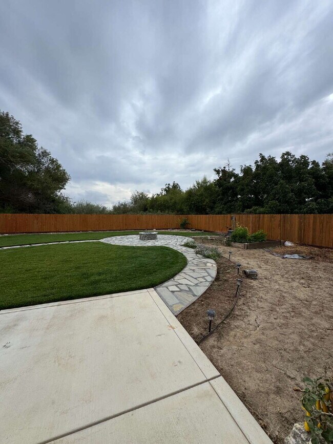 Building Photo - Move In Special!  The Home That Stands Alone — Literally