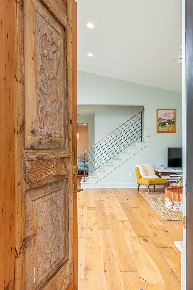 Building Photo - CHARMING, MODERN, CUSTOM HOME IN MID-CITY FOR RENT