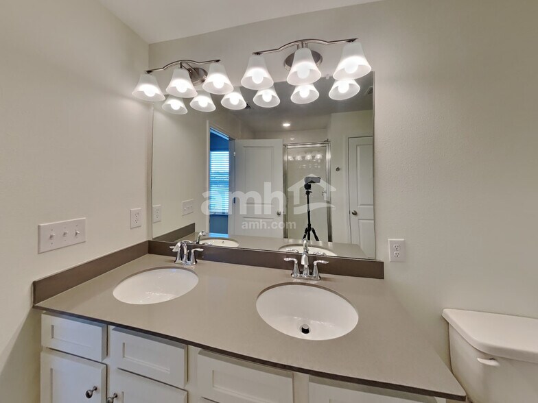 Building Photo - 33907 Thyme Dr