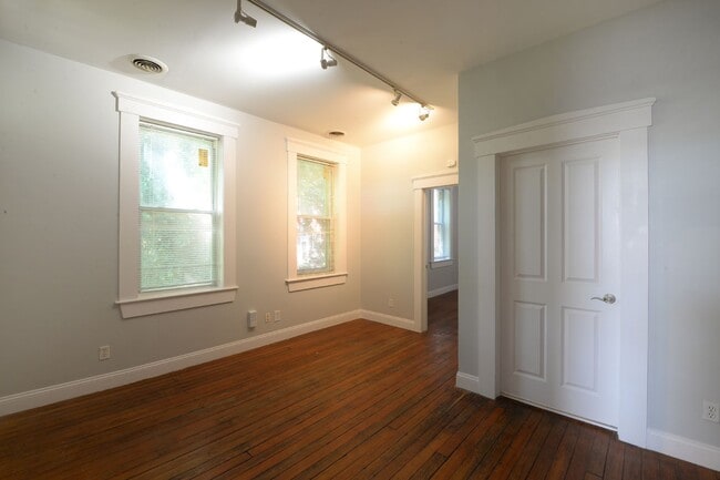 Primary Photo - 2406 S 13th St