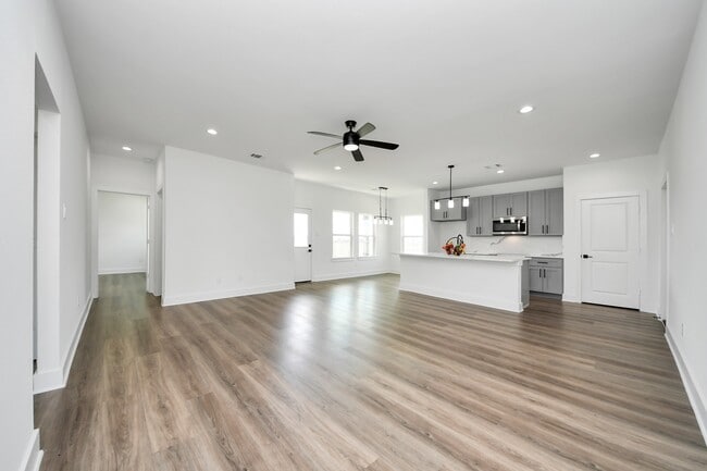 Building Photo - 6273 Rd 5503