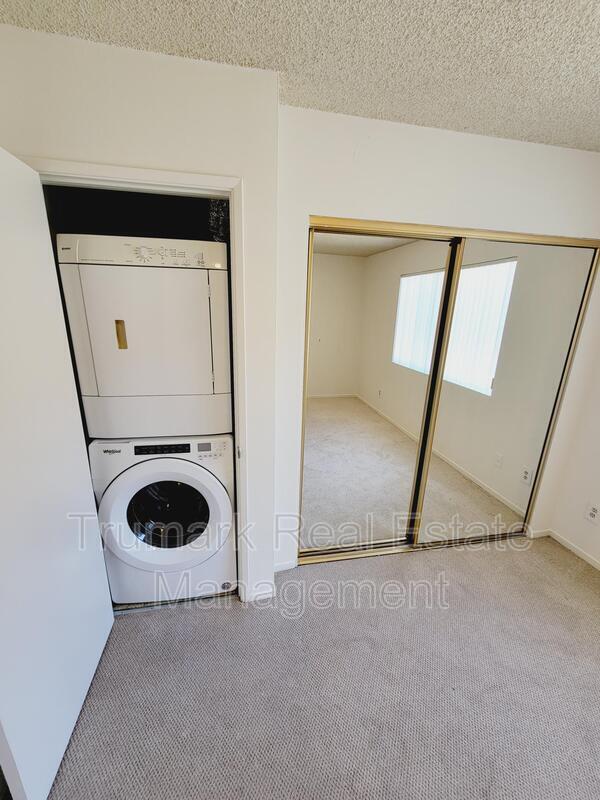 Building Photo - 553 E Orange Grove Ave