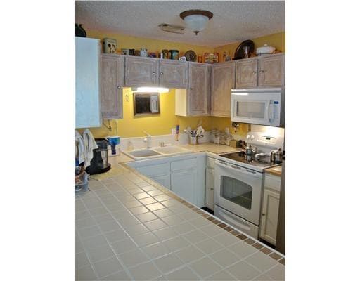 Building Photo - 3029 W Wildflower St