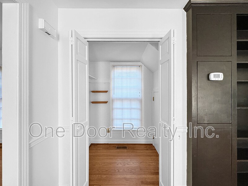 Building Photo - 108 Adams St