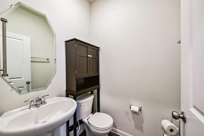 Building Photo - 11627 Braemar Village Dr