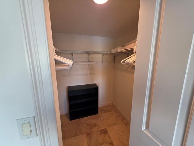 Building Photo - 6100 Bahia Del Mar Cir N