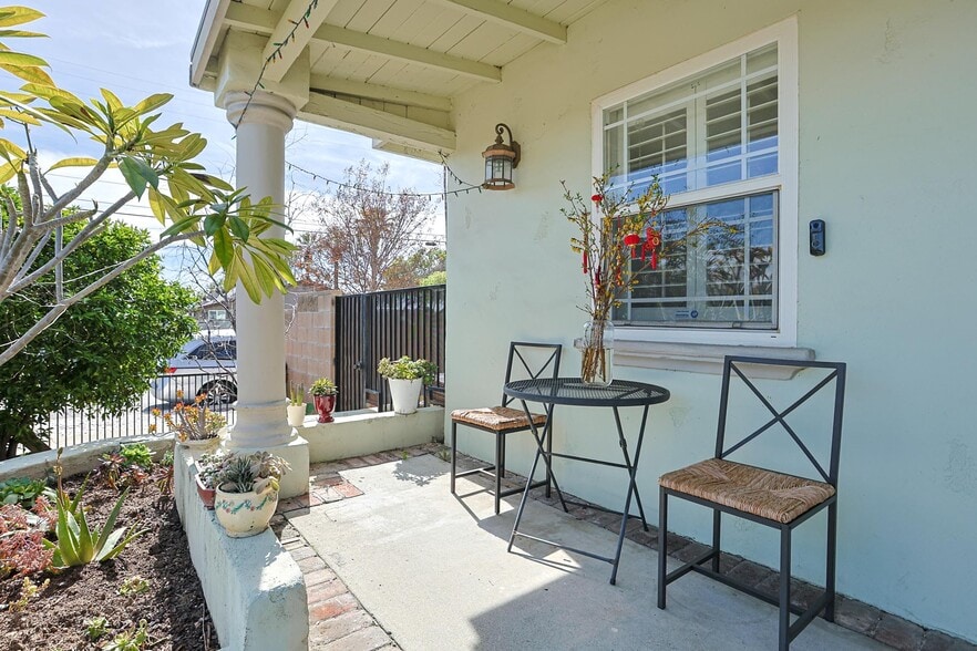 Front of Property - 313 E 11th St