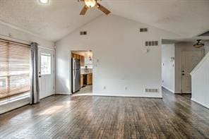 Building Photo - 201 Teakwood Ln