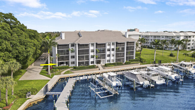 Building Photo - 515 Bay Colony Dr N