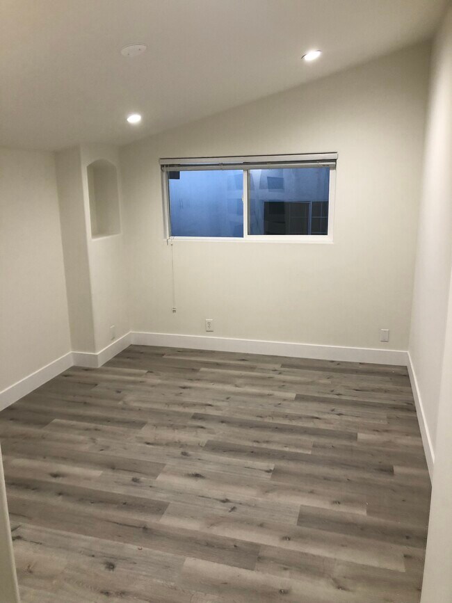 Bedroom #2 - 4202 Mesa St