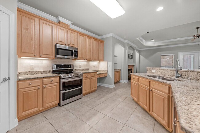 Building Photo - Luxury Living with Saltwater Pool, Florida Room & Generator