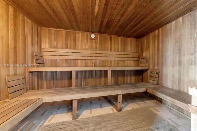 Building Photo - 31 SE 5th St