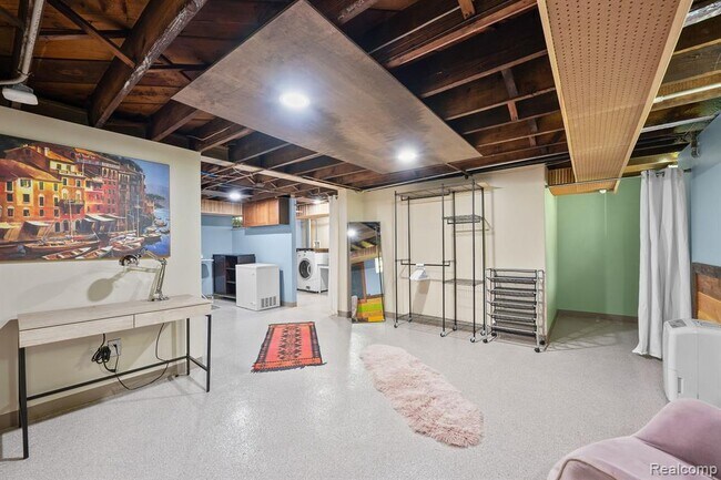 Building Photo - 1516 W Houstonia Ave