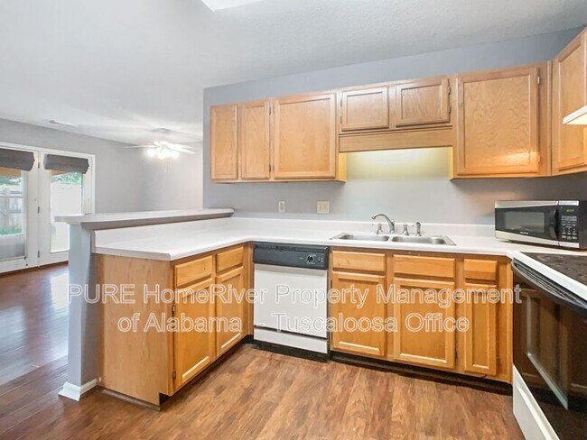 Building Photo - 2751 Meadowlark Ln