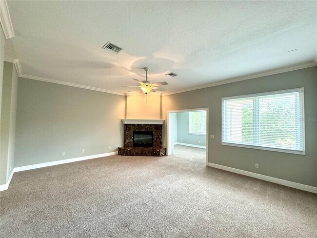 Building Photo - 601 Saxony Blvd