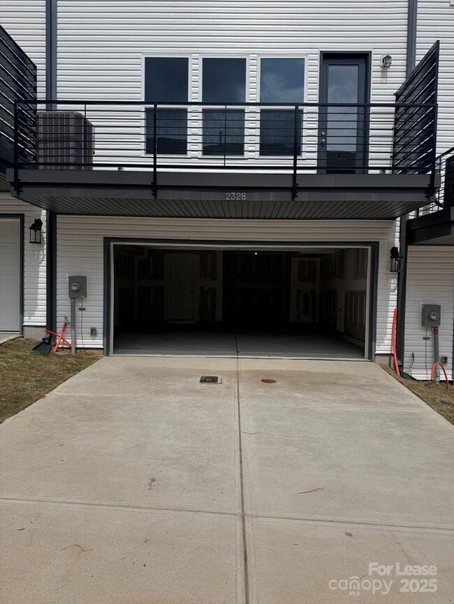 Building Photo - 2328 Donnelly Hls Ln